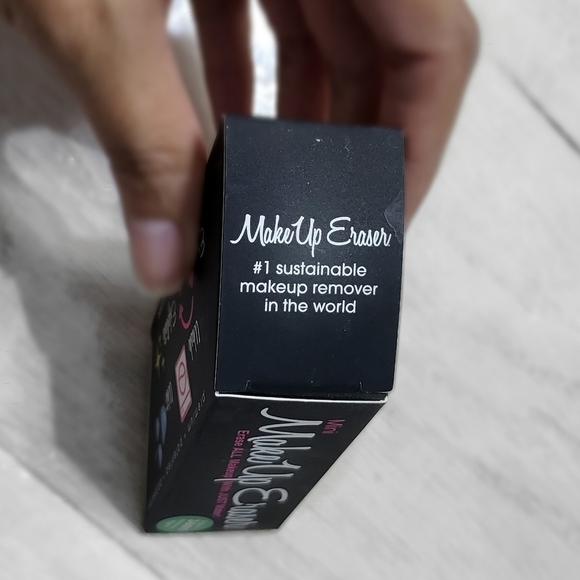 Mini Black Make Up Eraser - Picture 5 of 5